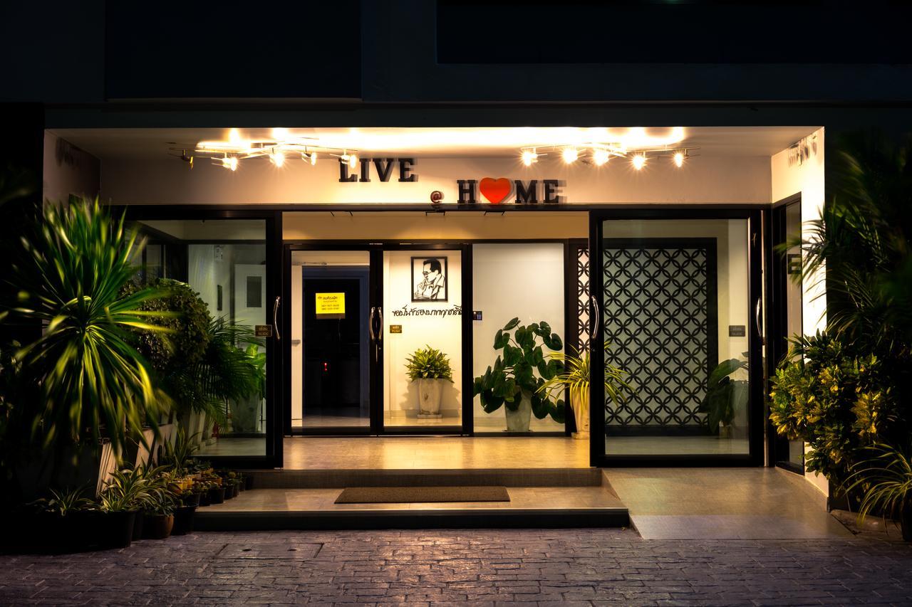 Live At Home Sukhumvit 105 방콕 외부 사진